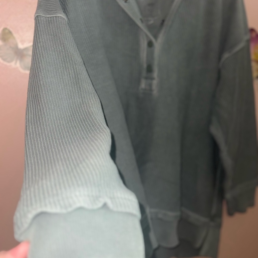 Aerie Women's Ribbed Sweater in Olive Green with Hood - Picture 3 of 5